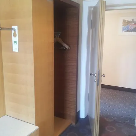 Sorat Insel-hotel Готель Регенсбург